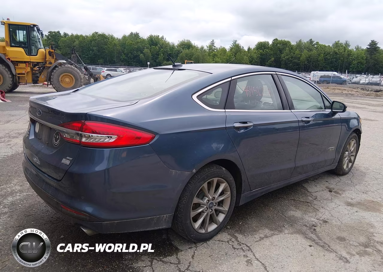 2018 Ford Fusion Energi Se Luxury VIN:3FA6P0PU4JR105873 - 4