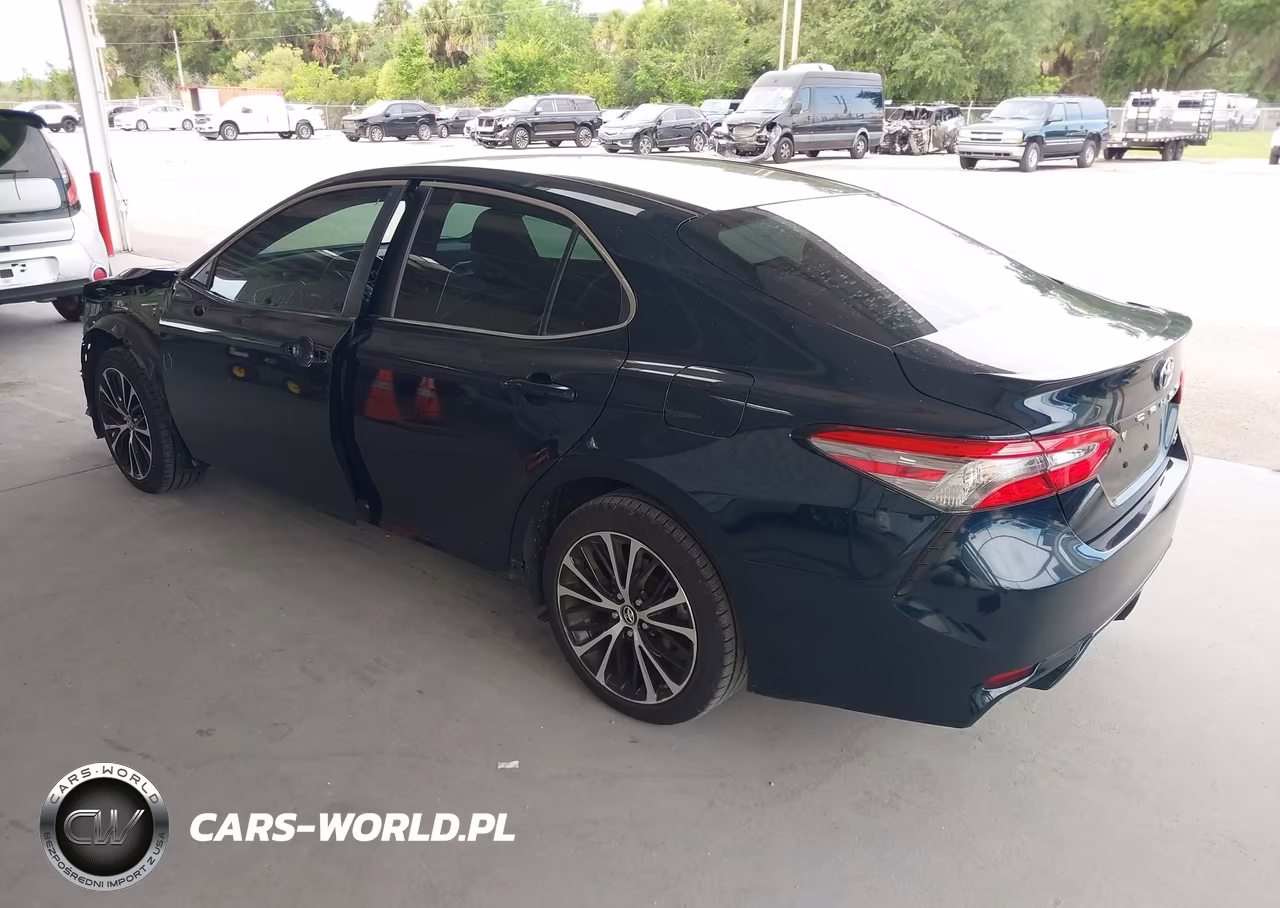 2018 Toyota Camry Se VIN:4T1B11HK4JU612998 - 3