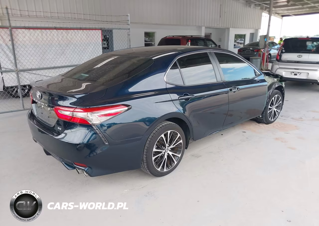 2018 Toyota Camry Se VIN:4T1B11HK4JU612998 - 4