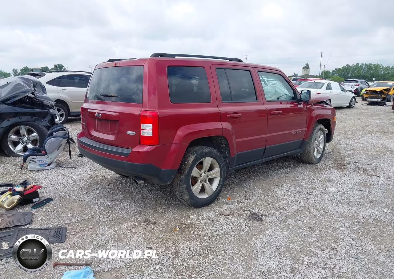 2012 Jeep Patriot Latitude VIN:1C4NJRFB2CD633869 - 4