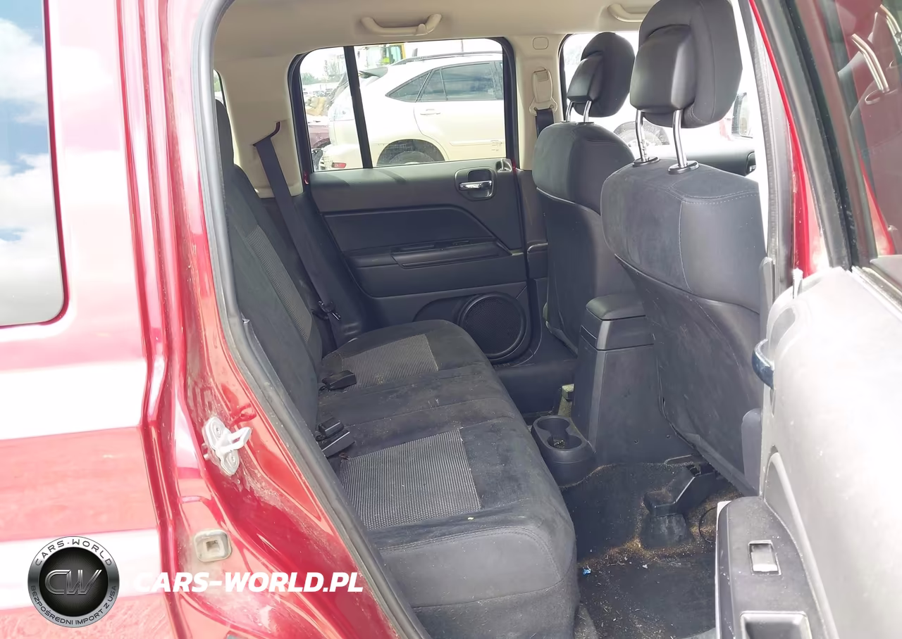 2012 Jeep Patriot Latitude VIN:1C4NJRFB2CD633869 - 8
