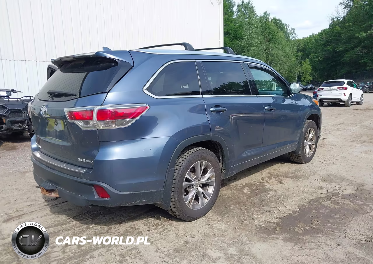 2015 Toyota Highlander Xle V6 VIN:5TDJKRFH8FS102622 - 4