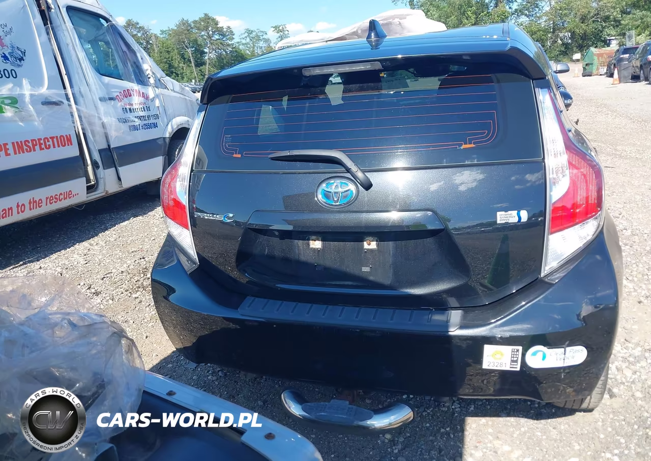 2015 Toyota Prius C Three VIN:JTDKDTB37F1582591 - 16
