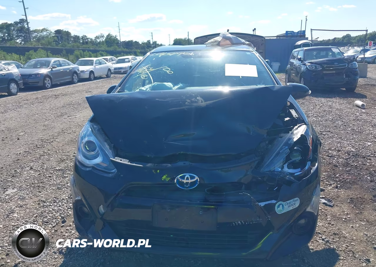 2015 Toyota Prius C Three VIN:JTDKDTB37F1582591 - 6