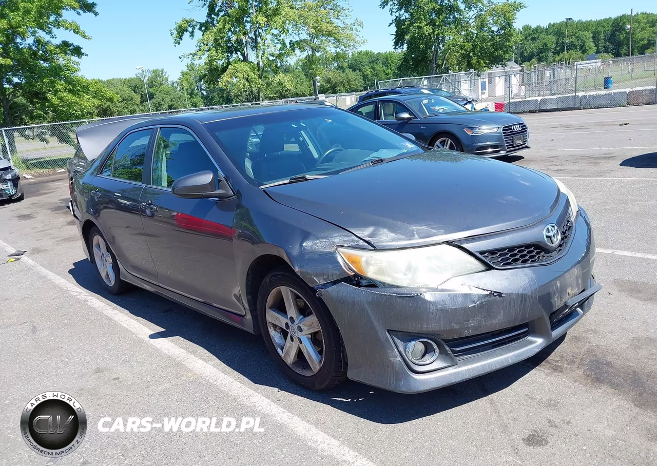 2013 Toyota Camry Se – zdjęcie 1 z 16