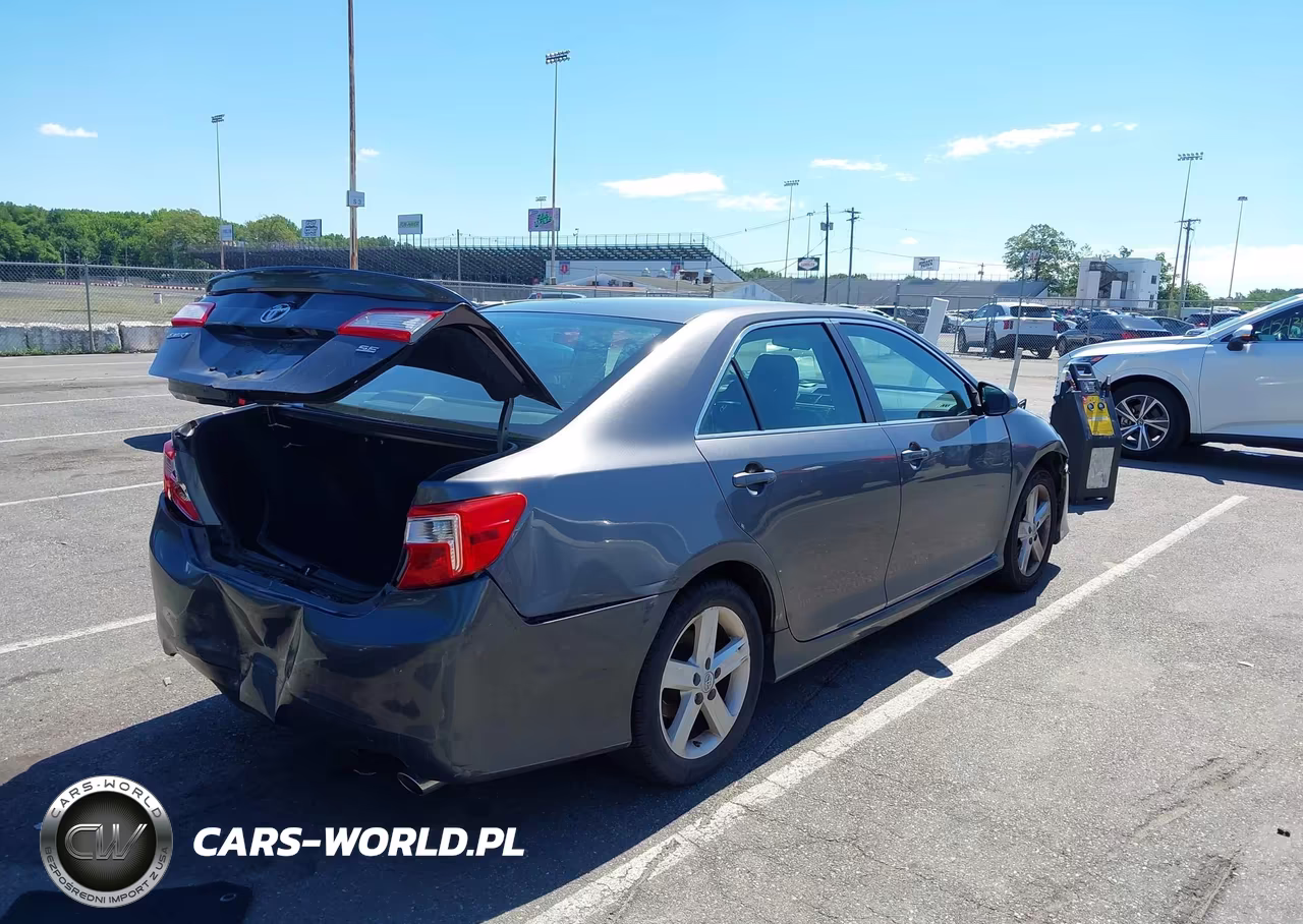 2013 Toyota Camry Se VIN:4T1BF1FK4DU223402 - 4