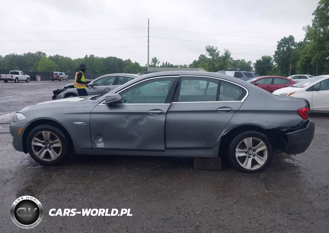 2013 BMW 528I xDrive VIN:WBAXH5C50DD110215 - 14