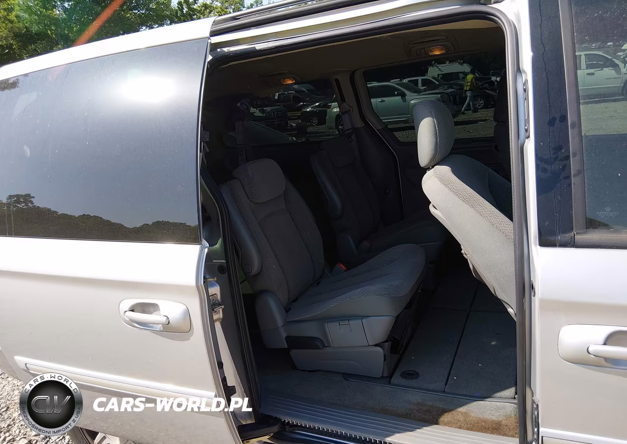 2007 Chrysler Town & Country Touring VIN:2A4GP54L37R267798 - 8