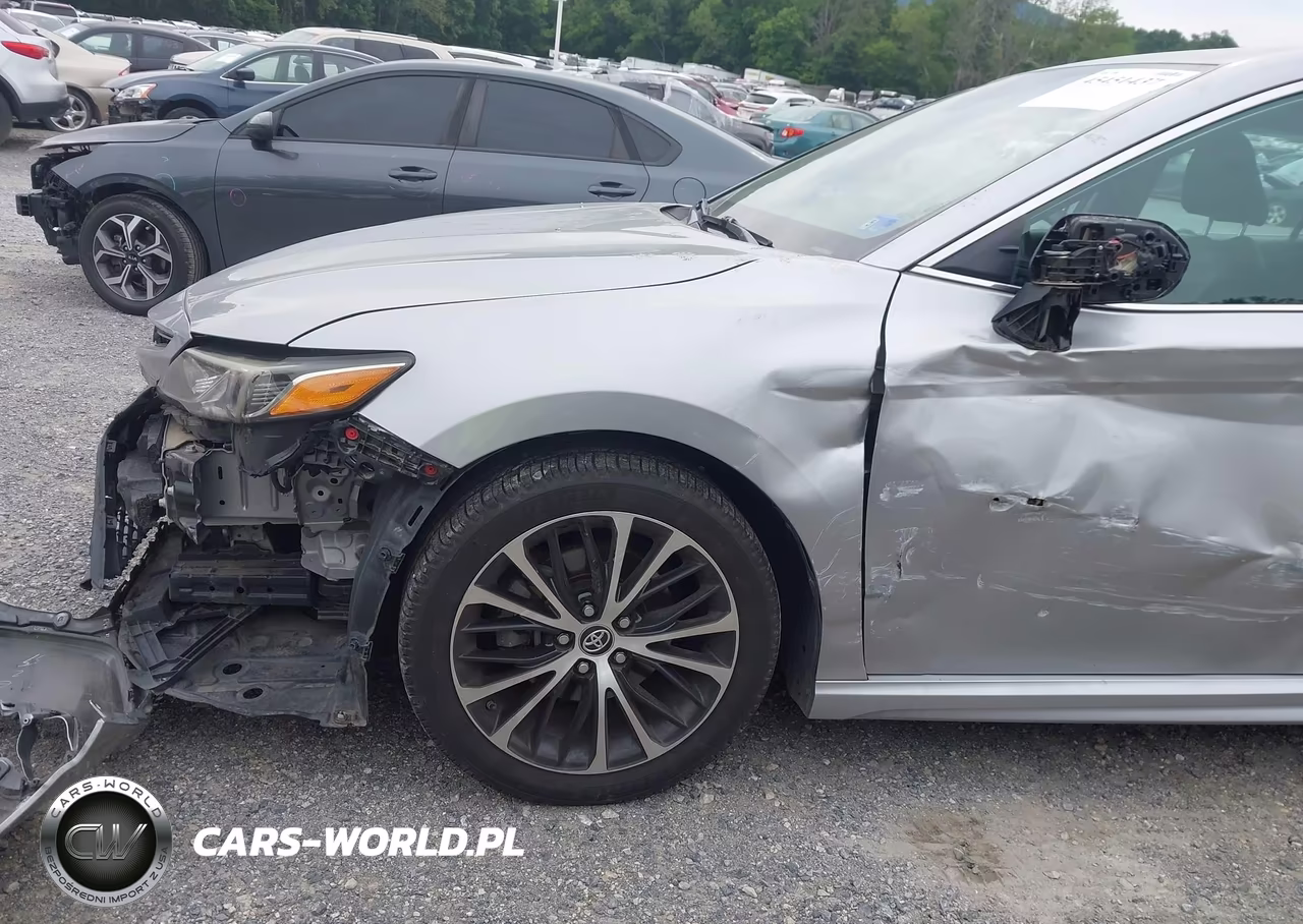 2019 Toyota Camry Se VIN:4T1B11HKXKU760705 - 18