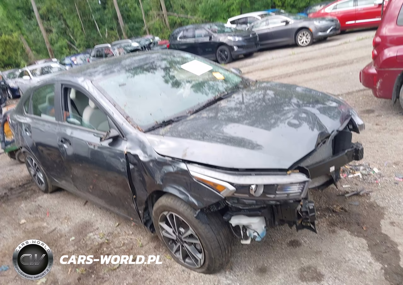 2023 Kia Forte Lxs – zdjęcie 1 z 17