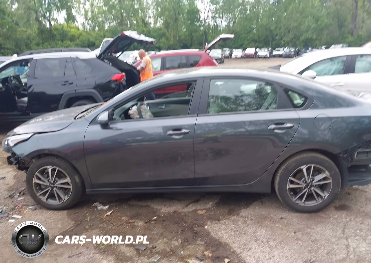 2023 Kia Forte Lxs VIN:3KPF24AD8PE579964 - 15
