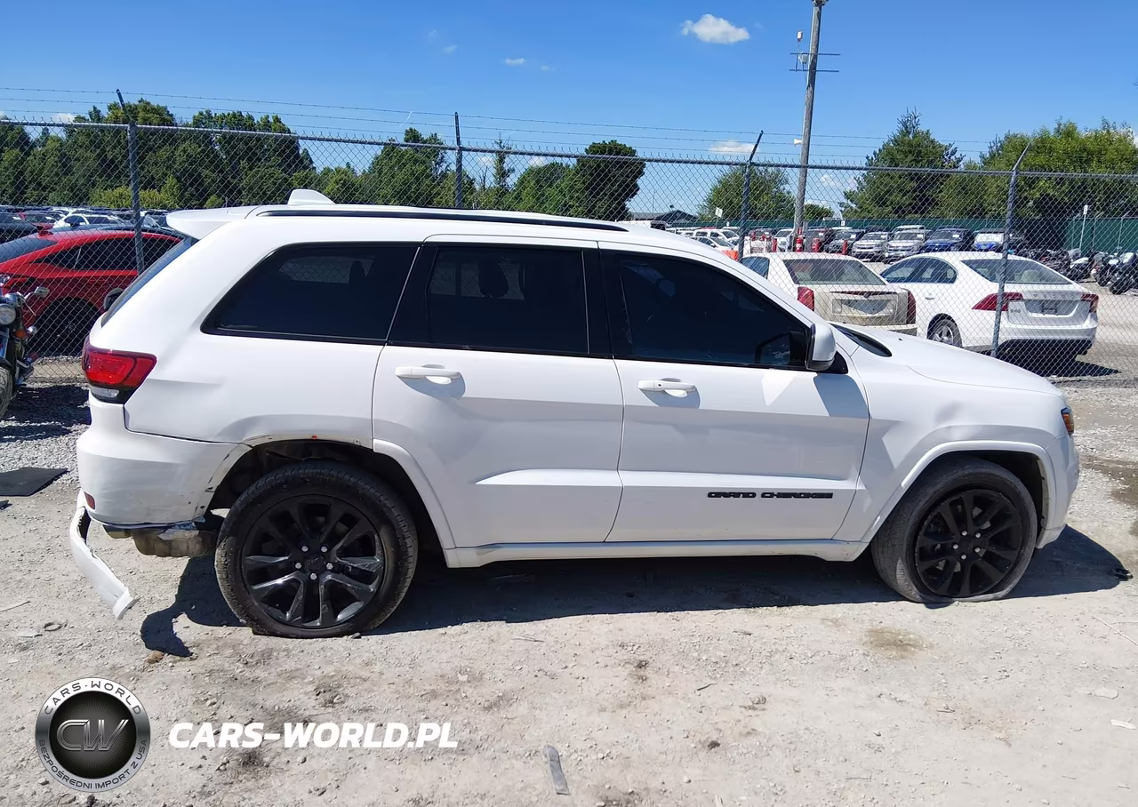 2021 Jeep Grand Cherokee Laredo X 4X4 VIN:1C4RJFAG3MC888816 - 13