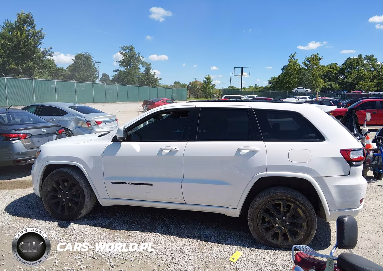 2021 Jeep Grand Cherokee Laredo X 4X4 VIN:1C4RJFAG3MC888816 - 14