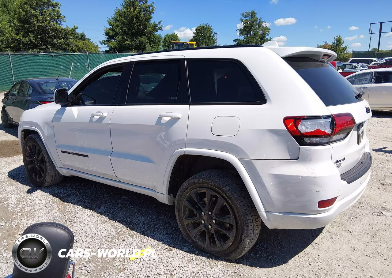 2021 Jeep Grand Cherokee Laredo X 4X4 VIN:1C4RJFAG3MC888816 - 3