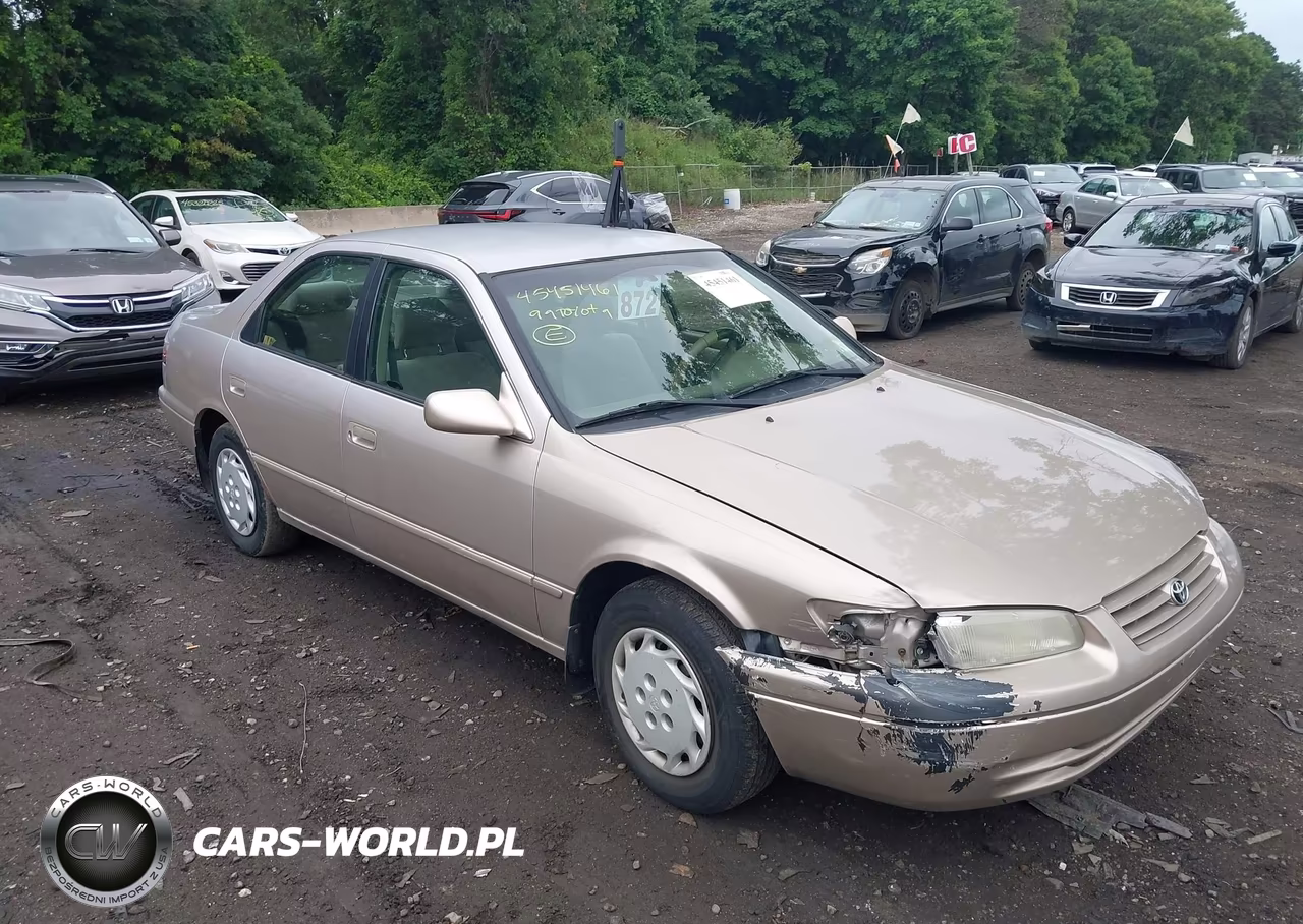 1999 Toyota Camry Le – zdjęcie 1 z 11