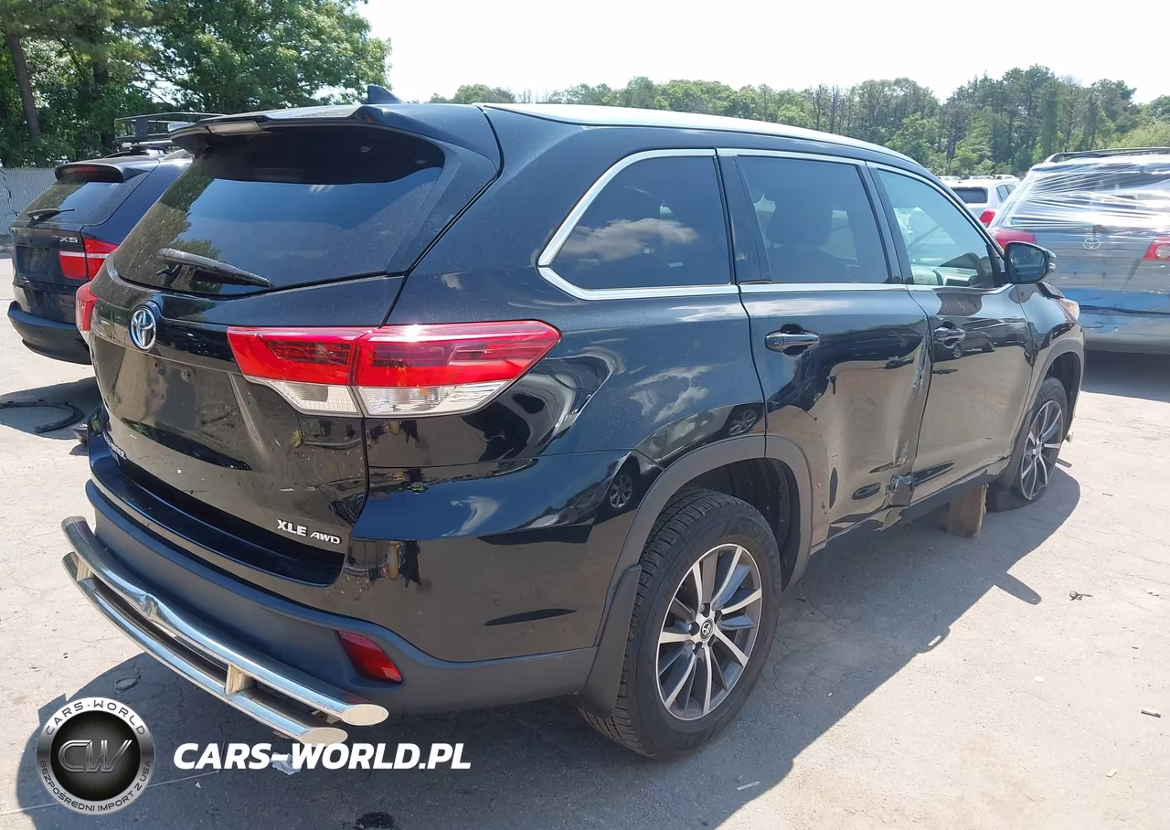 2017 Toyota Highlander Xle VIN:5TDJZRFH2HS361346 - 4