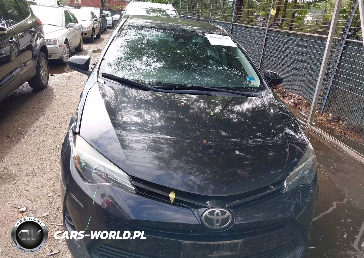 2017 Toyota Corolla Le VIN:5YFBURHE9HP735370 - 12