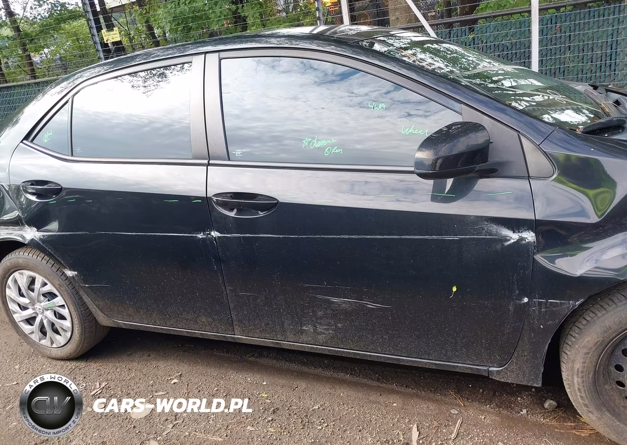 2017 Toyota Corolla Le VIN:5YFBURHE9HP735370 - 13