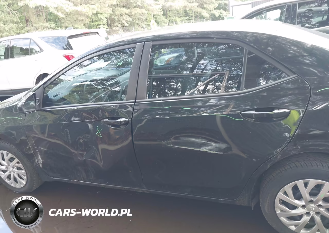 2017 Toyota Corolla Le VIN:5YFBURHE9HP735370 - 14