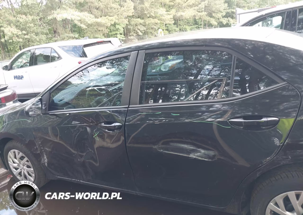2017 Toyota Corolla Le VIN:5YFBURHE9HP735370 - 6