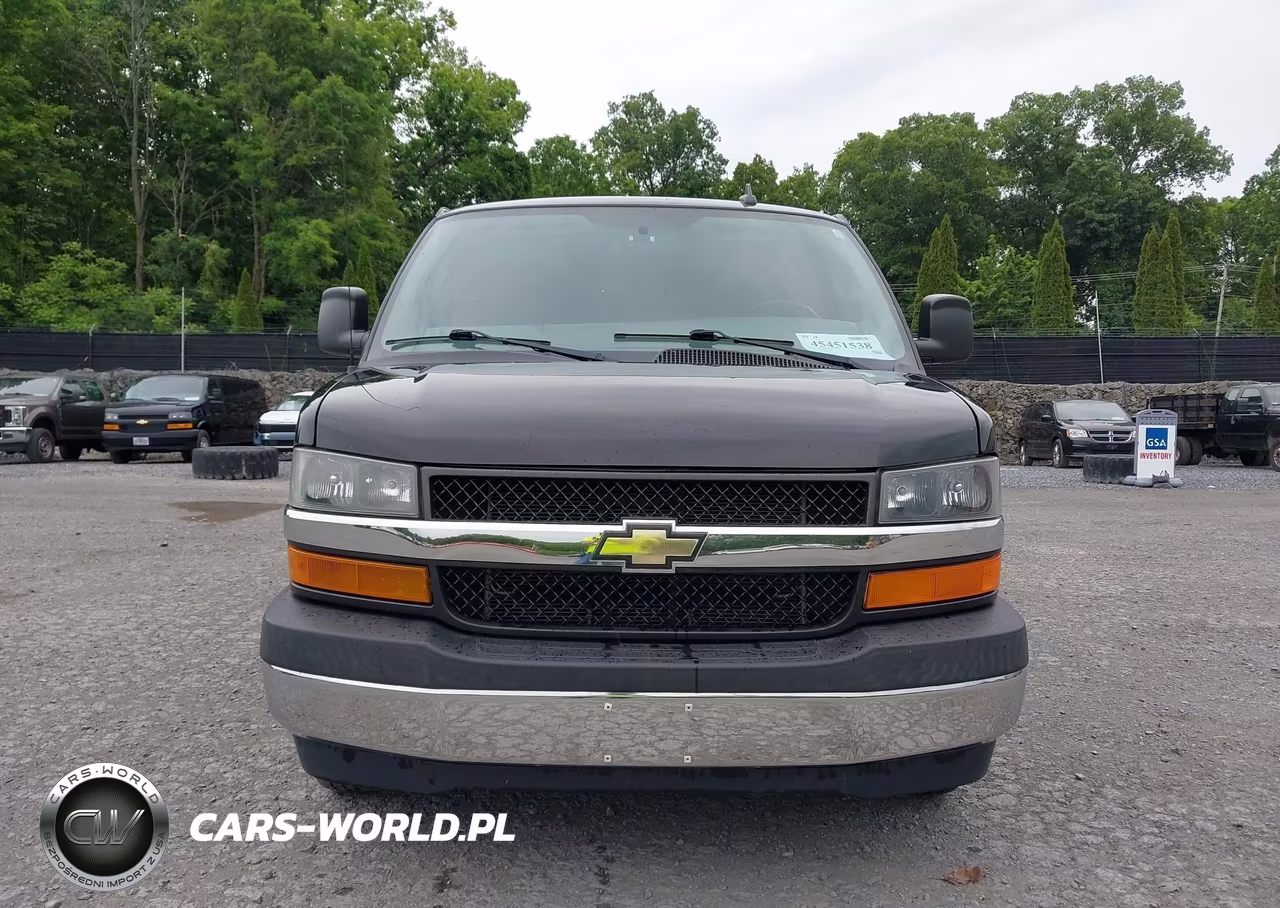 2018 Chevrolet Express 3500 Lt VIN:1GAZGPFG7J1243129 - 17