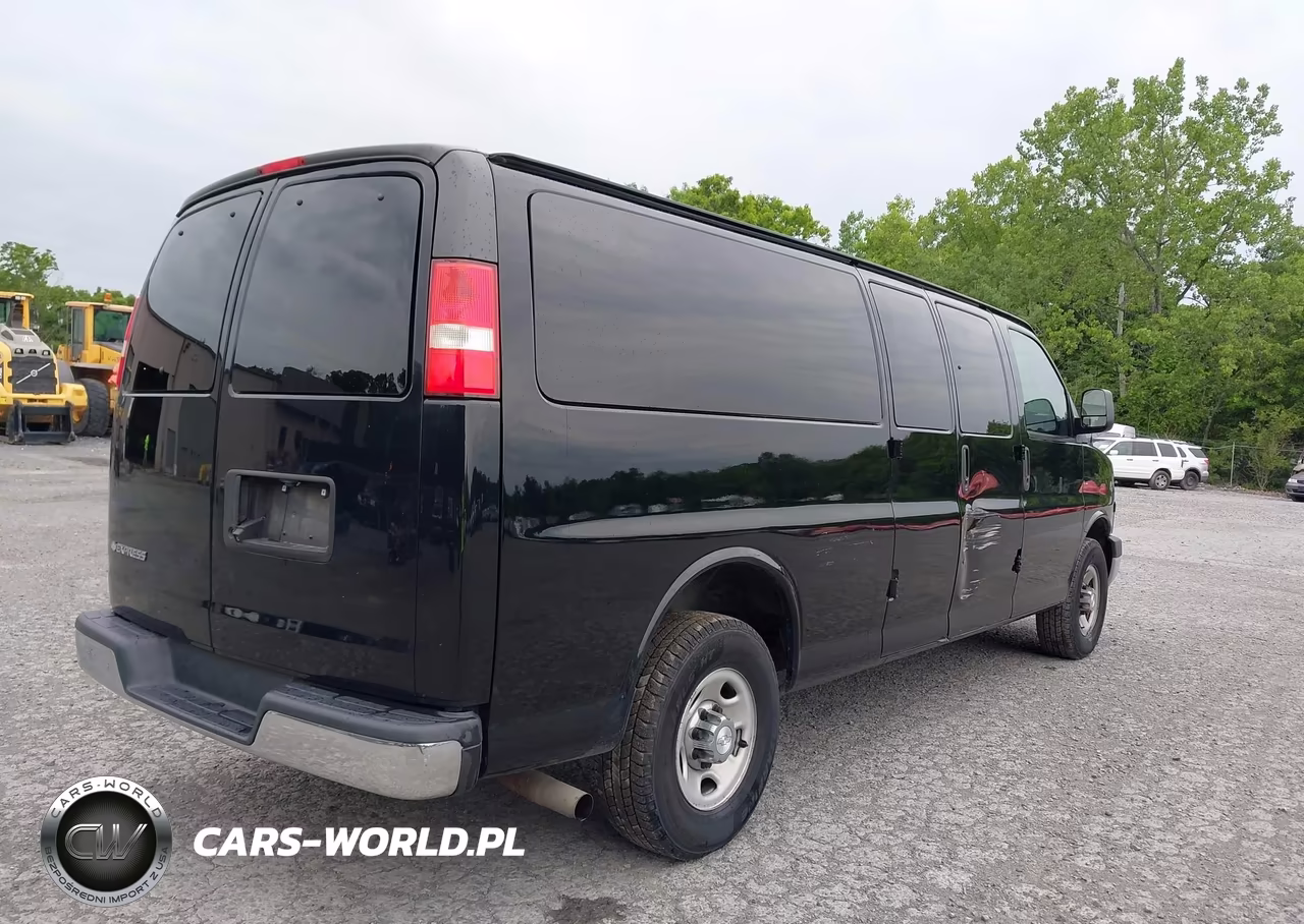2018 Chevrolet Express 3500 Lt VIN:1GAZGPFG7J1243129 - 4