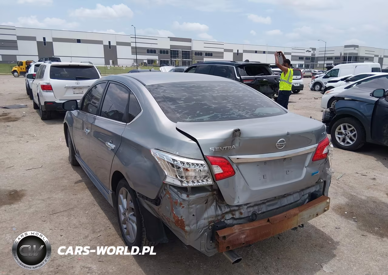 2014 Nissan Sentra Sr VIN:3N1AB7AP6EL635854 - 3