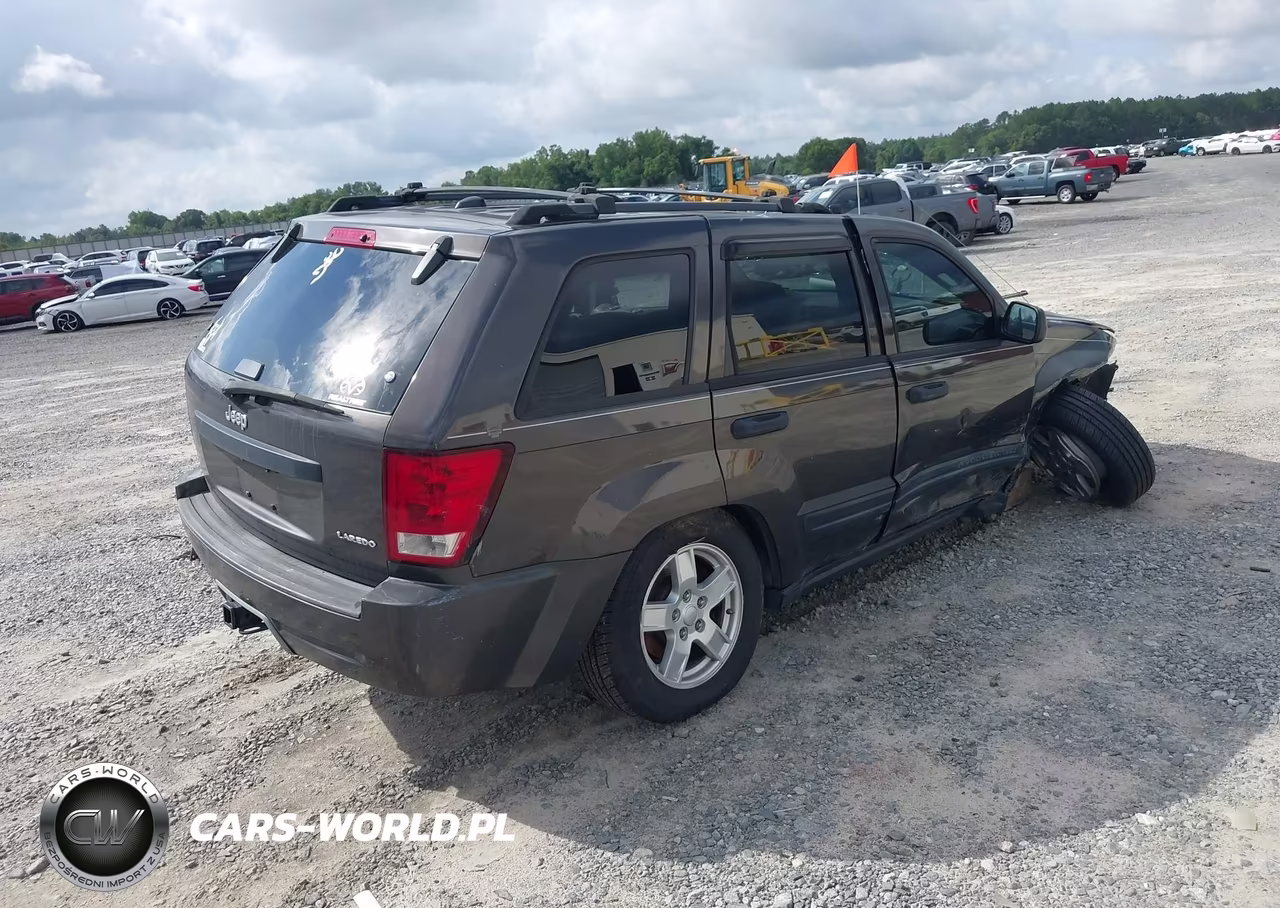 2005 Jeep Grand Cherokee Laredo VIN:1J4GS48K75C621550 - 4