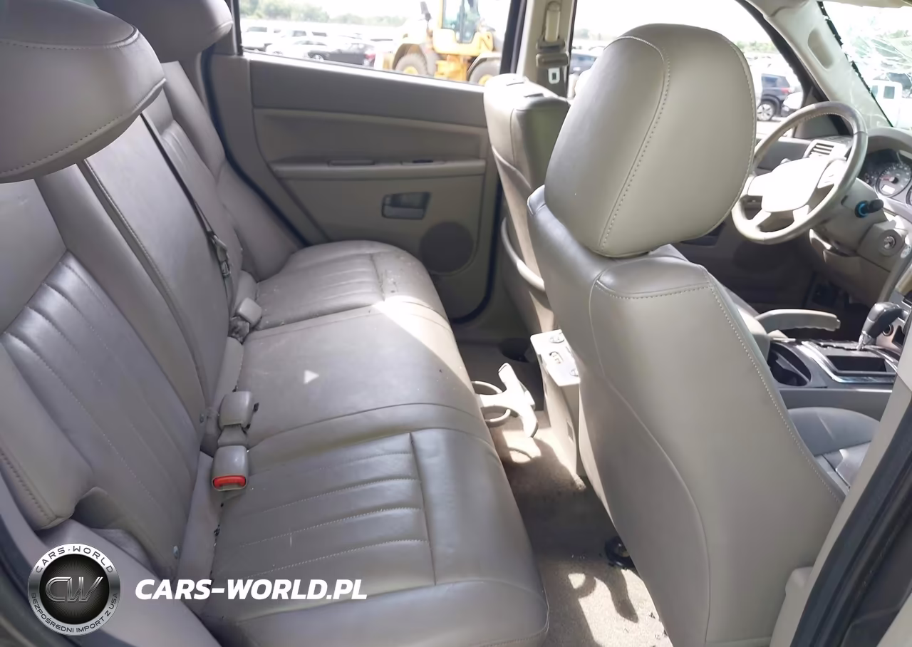 2005 Jeep Grand Cherokee Laredo VIN:1J4GS48K75C621550 - 8