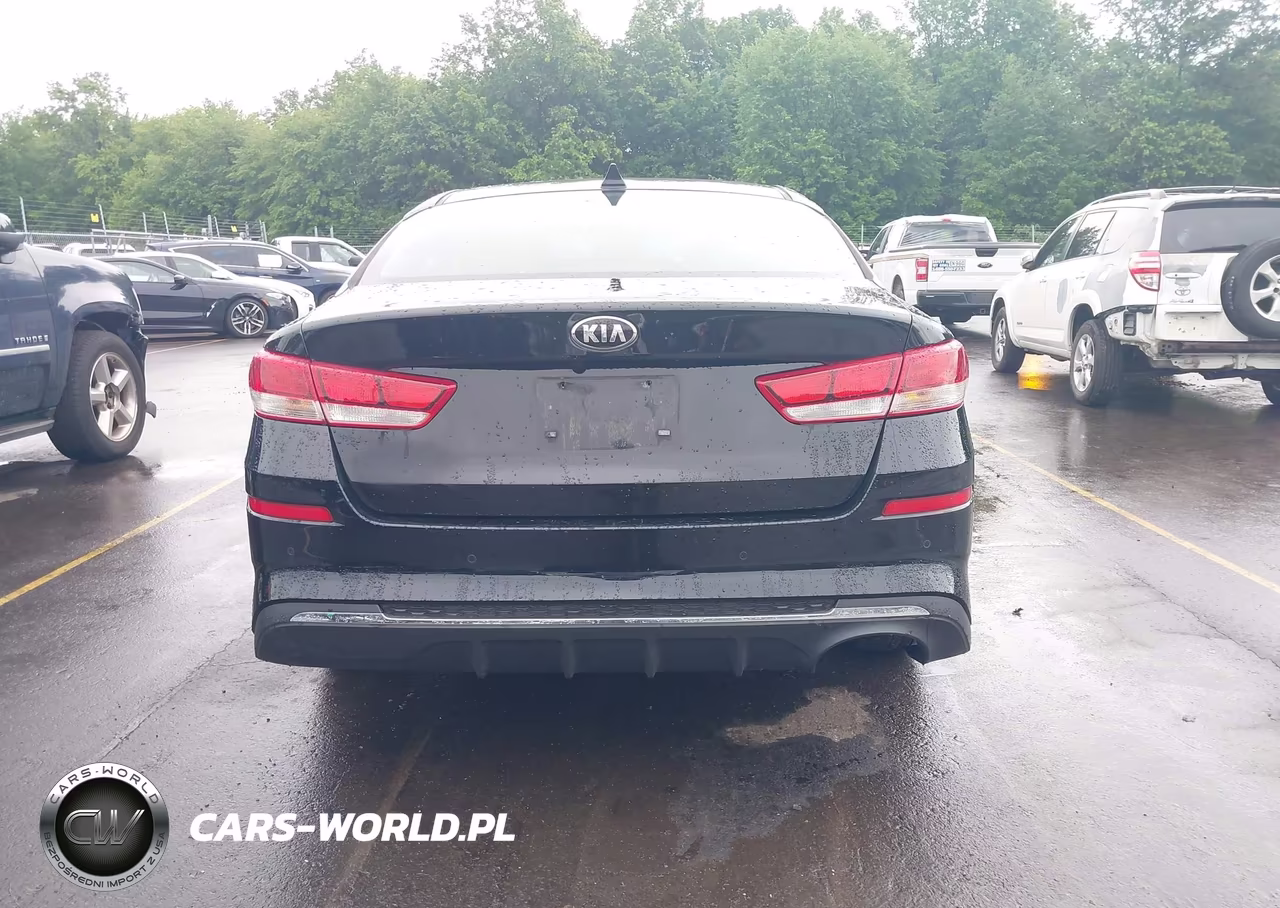 2019 Kia Optima Lx VIN:5XXGT4L33KG374882 - 16