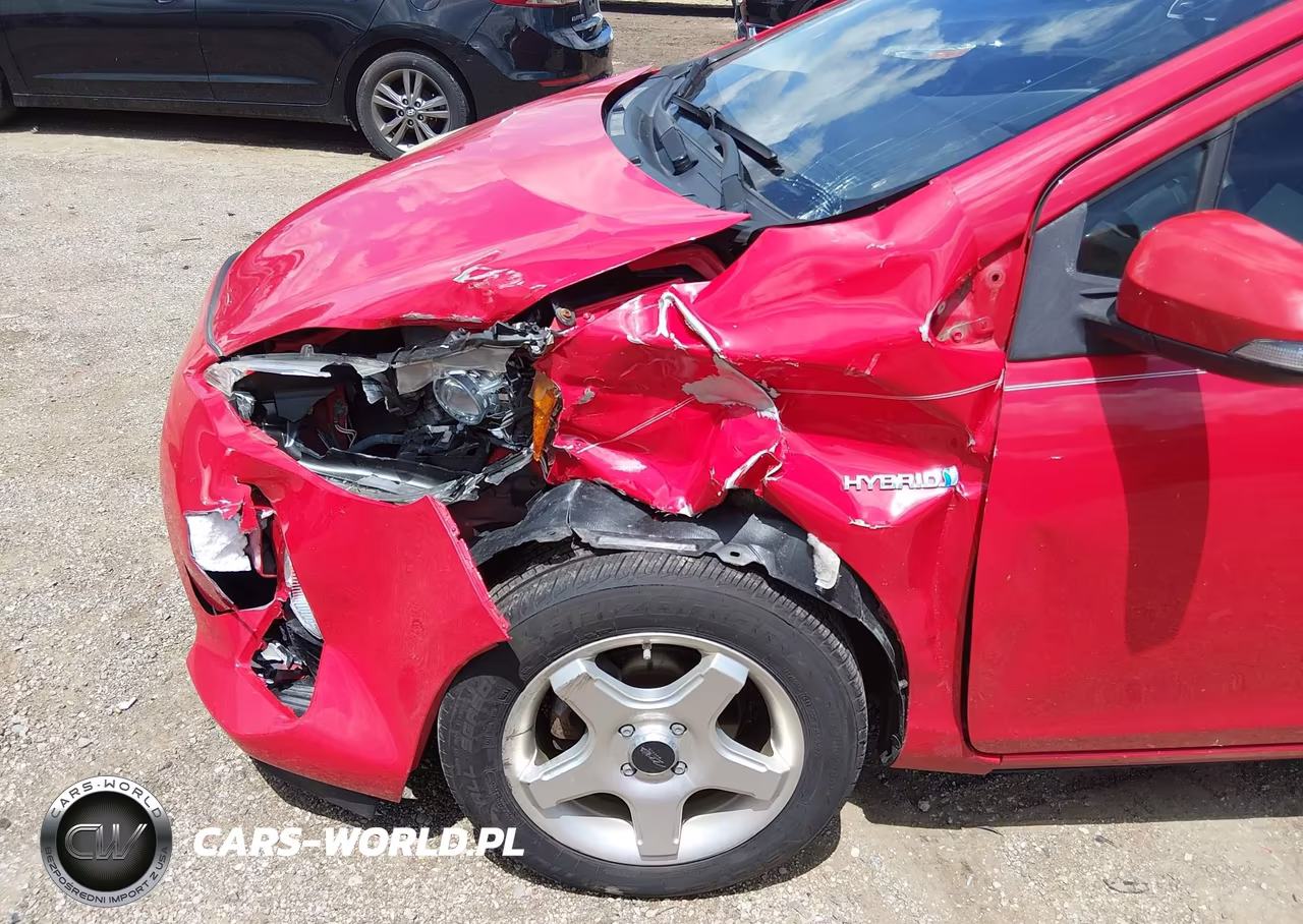 2013 Toyota Prius C Two VIN:JTDKDTB32D1551133 - 6