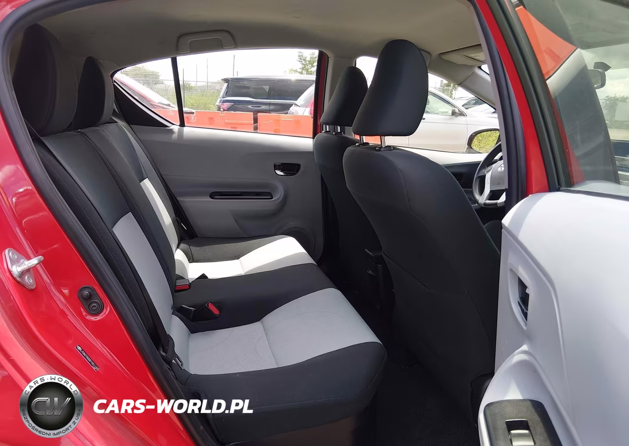 2013 Toyota Prius C Two VIN:JTDKDTB32D1551133 - 8