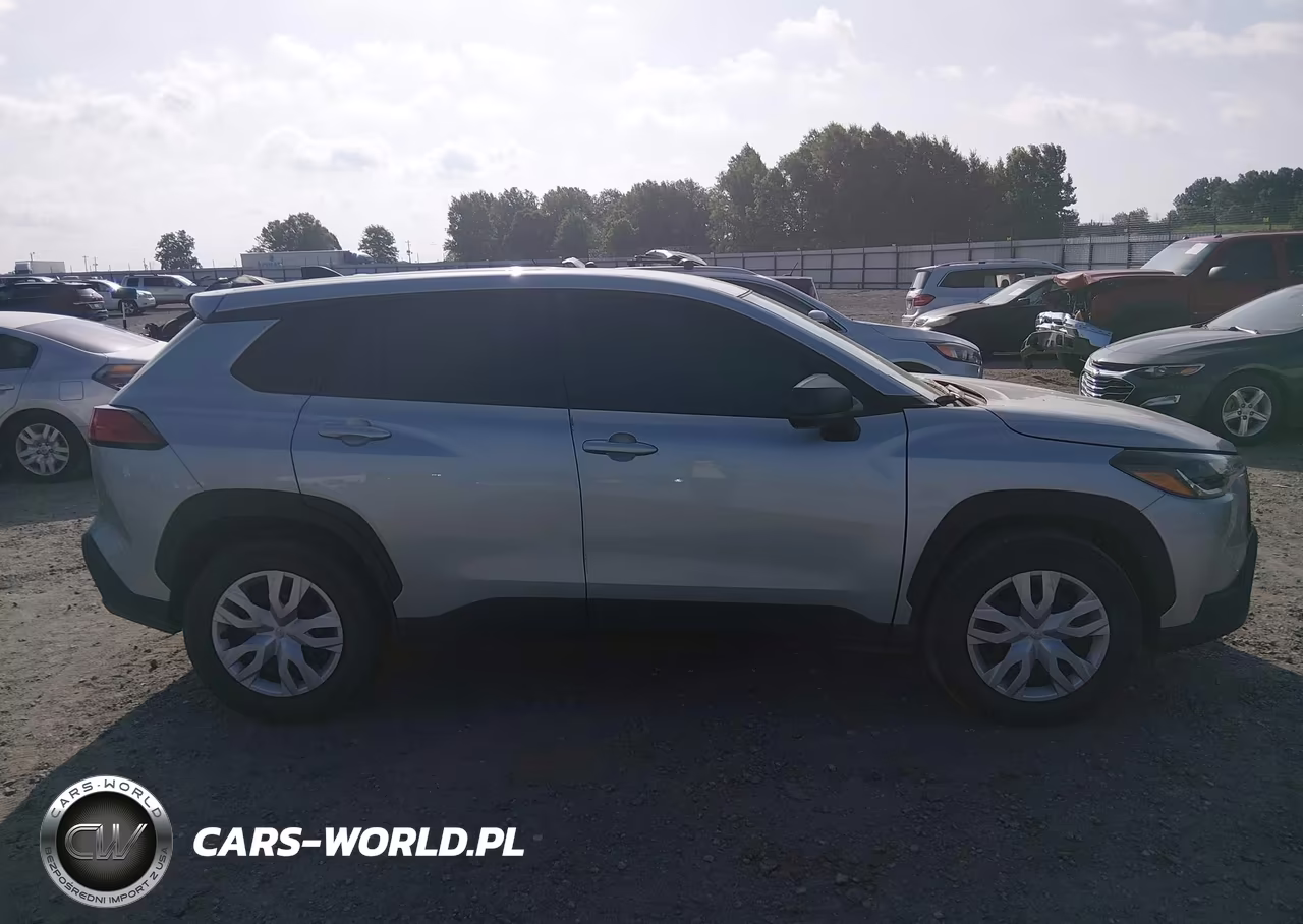 2023 Toyota Corolla Cross L VIN:7MUAAAAG7PV050250 - 13