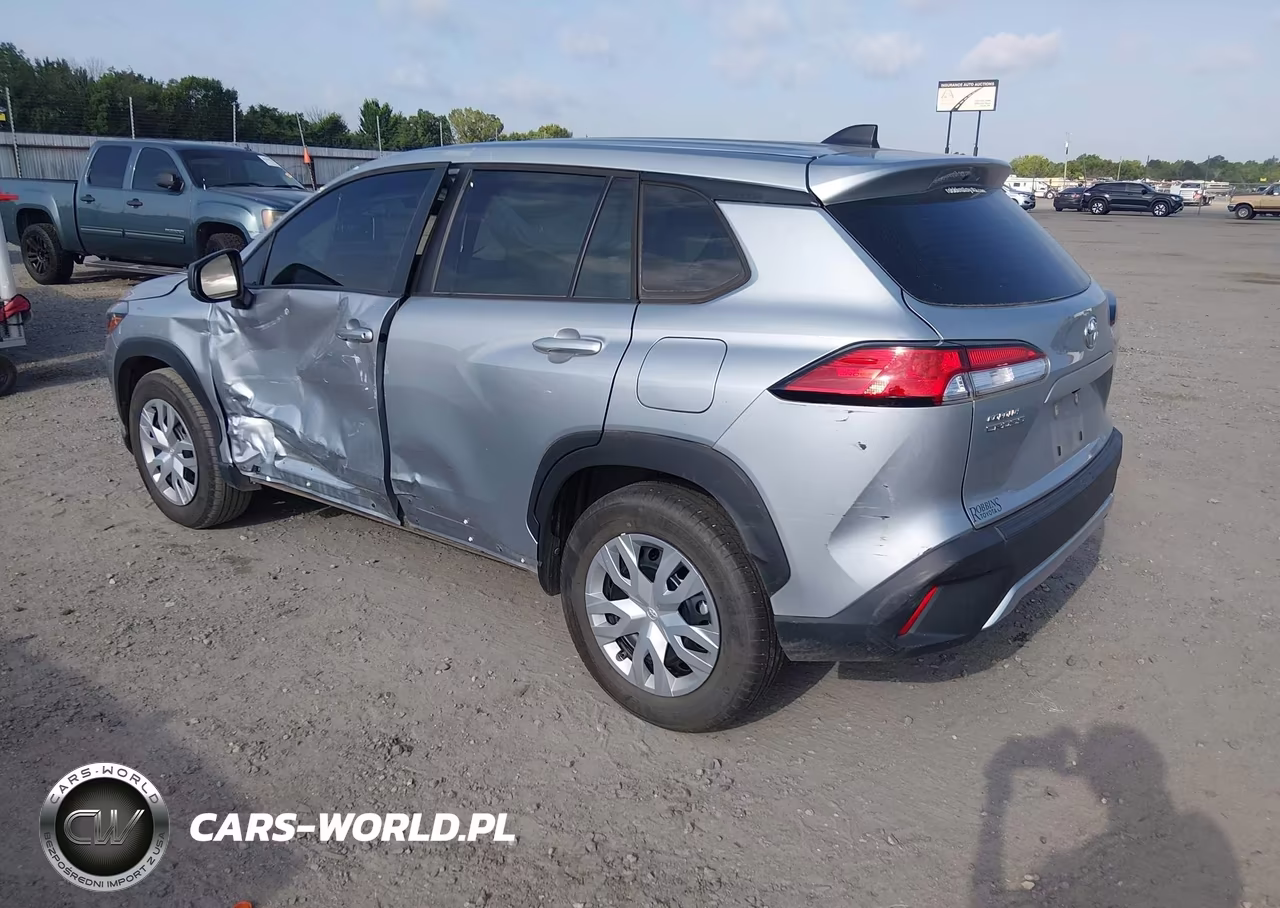 2023 Toyota Corolla Cross L VIN:7MUAAAAG7PV050250 - 3