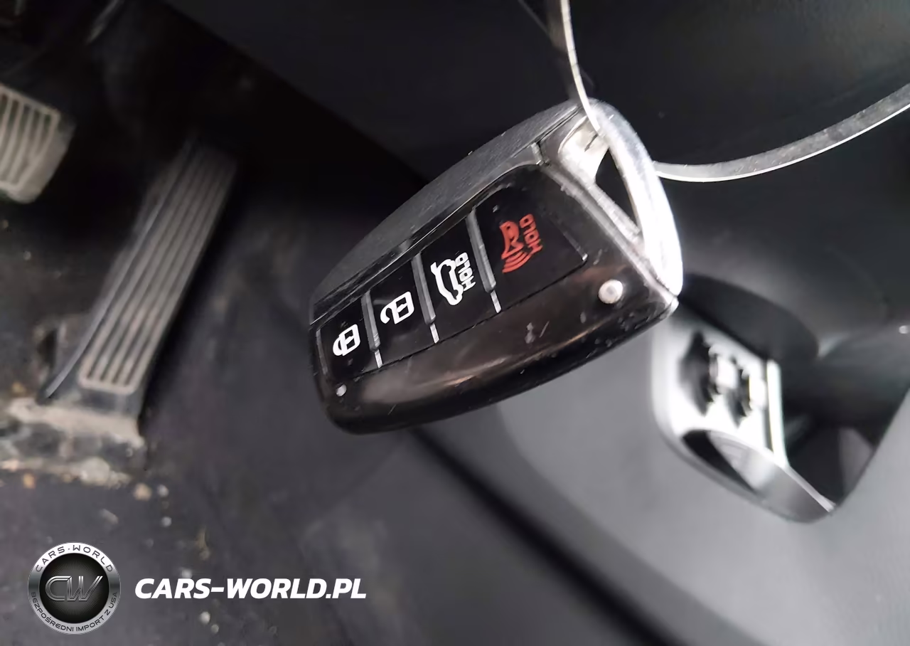 2018 Hyundai Santa Fe Sport 2.4L VIN:5XYZUDLBXJG541830 - 11
