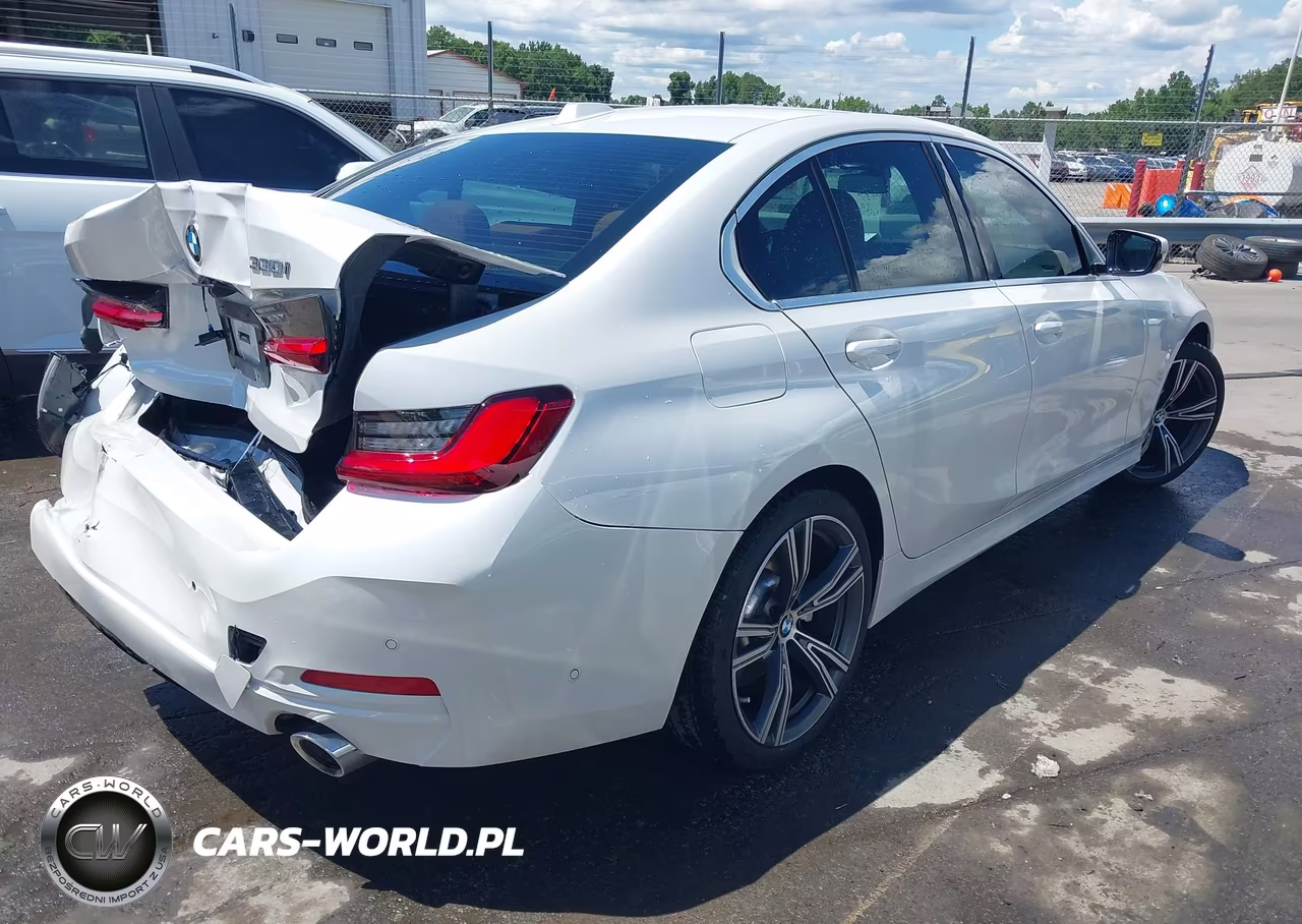 2024 BMW 330I VIN:3MW69FF03R8E06364 - 4