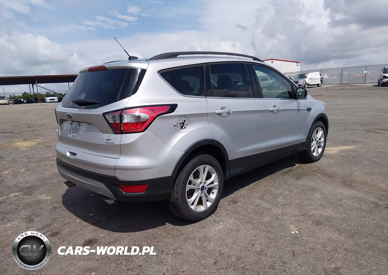 2018 Ford Escape Se VIN:1FMCU0G91JUB49612 - 4