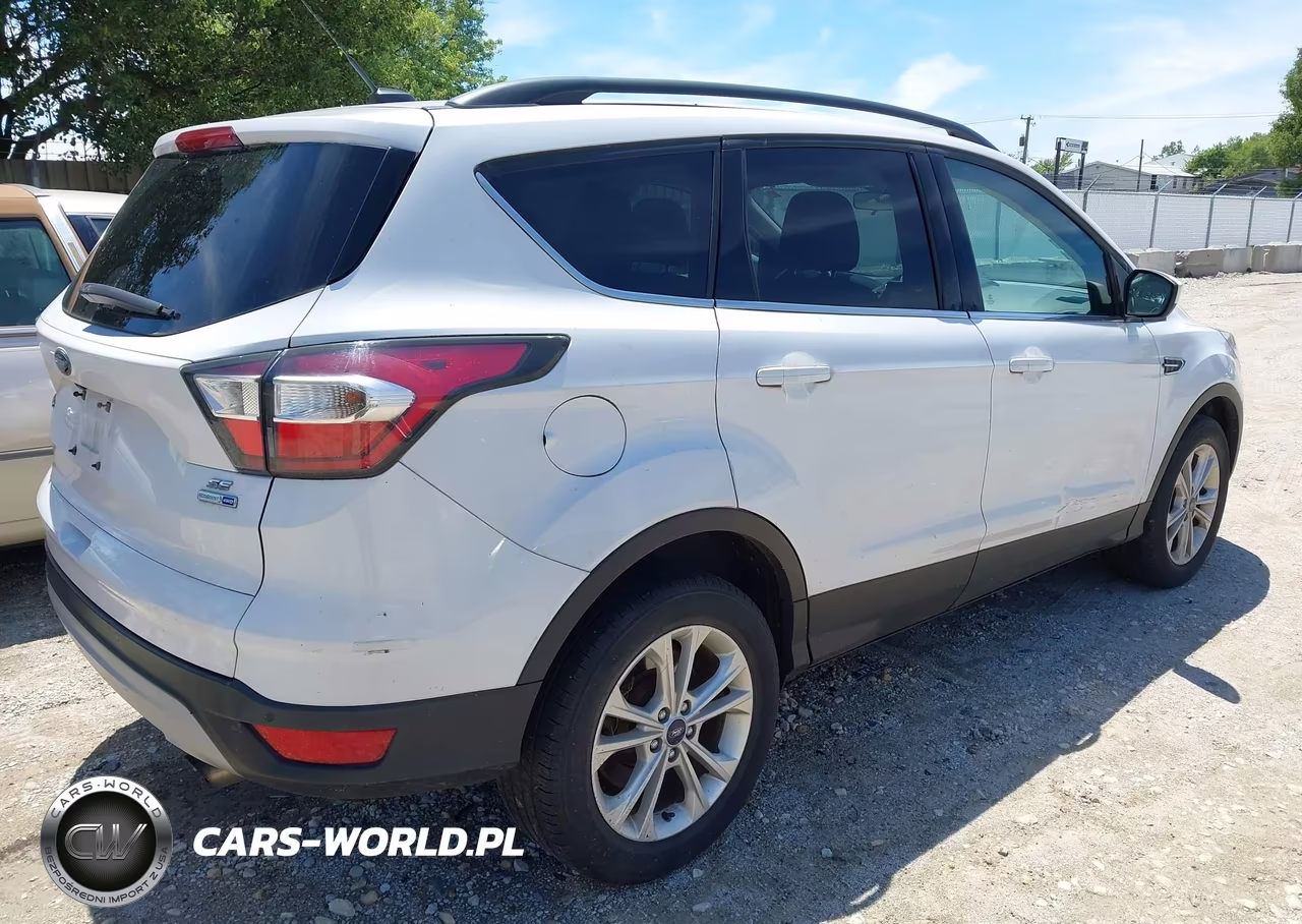 2017 Ford Escape Se VIN:1FMCU9GD4HUA13056 - 4