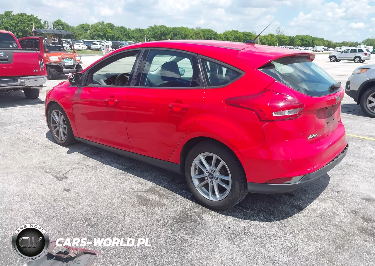 2017 Ford Focus Se VIN:1FADP3K2XHL248902 - 3