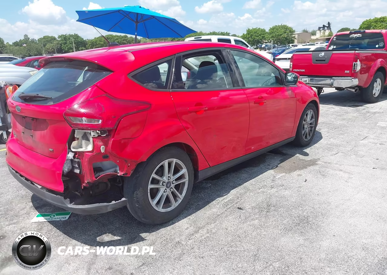 2017 Ford Focus Se VIN:1FADP3K2XHL248902 - 4