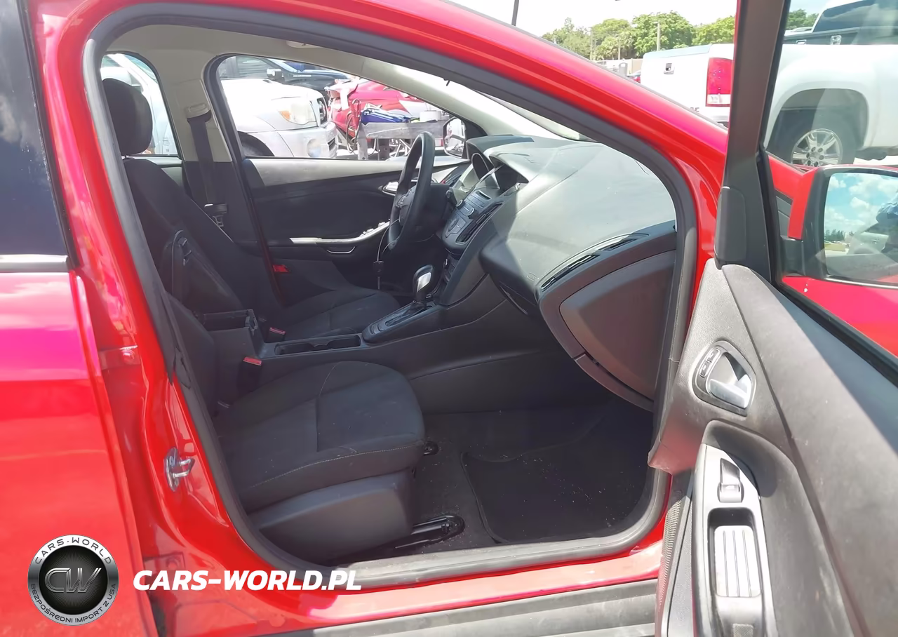 2017 Ford Focus Se VIN:1FADP3K2XHL248902 - 5