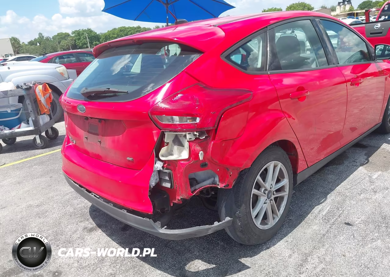 2017 Ford Focus Se VIN:1FADP3K2XHL248902 - 6