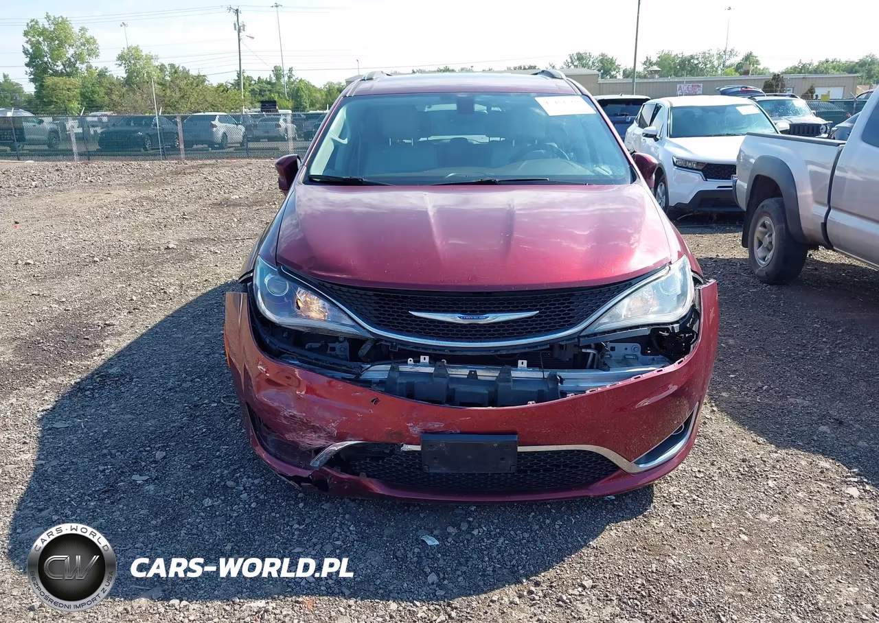 2017 Chrysler Pacifica Touring-L Plus VIN:2C4RC1EG3HR518812 - 12