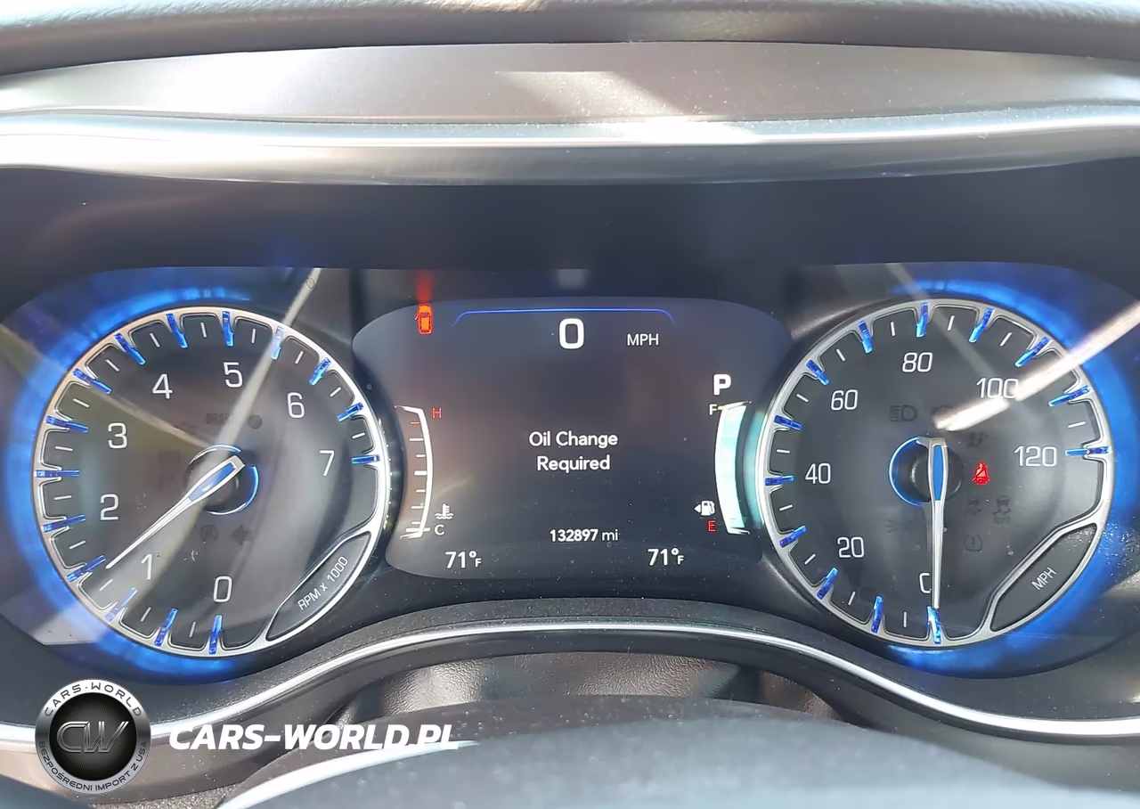 2017 Chrysler Pacifica Touring-L Plus VIN:2C4RC1EG3HR518812 - 7