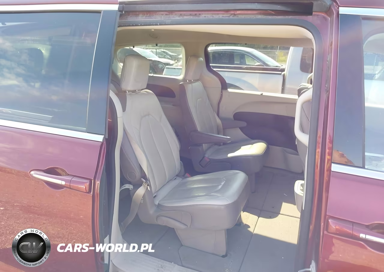 2017 Chrysler Pacifica Touring-L Plus VIN:2C4RC1EG3HR518812 - 8