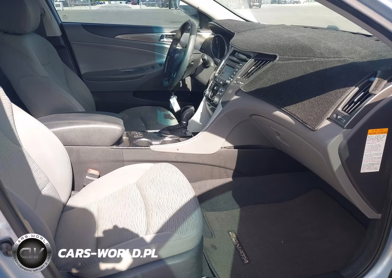 2015 Hyundai Sonata Hybrid VIN:KMHEC4A43FA124929 - 5