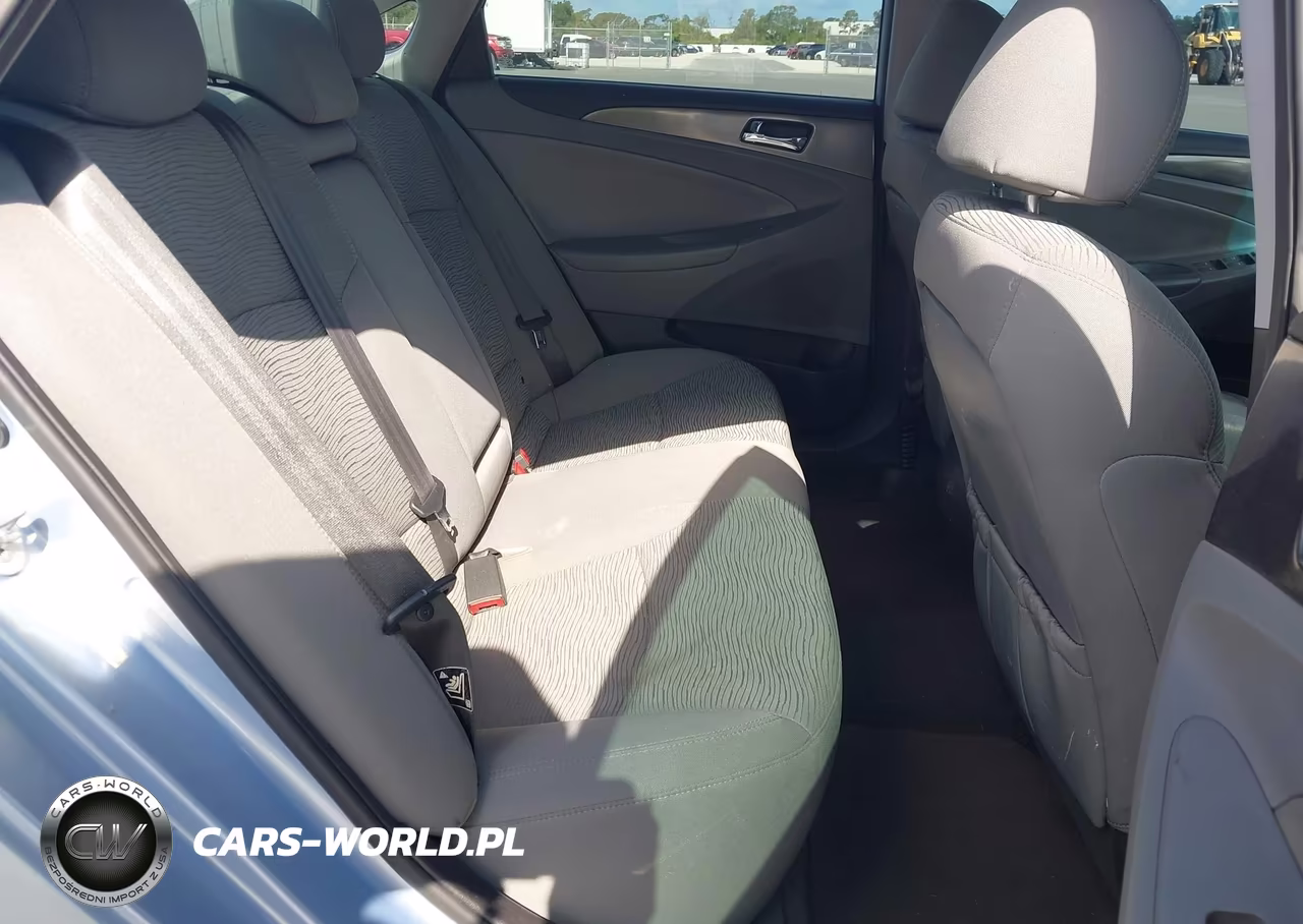 2015 Hyundai Sonata Hybrid VIN:KMHEC4A43FA124929 - 8