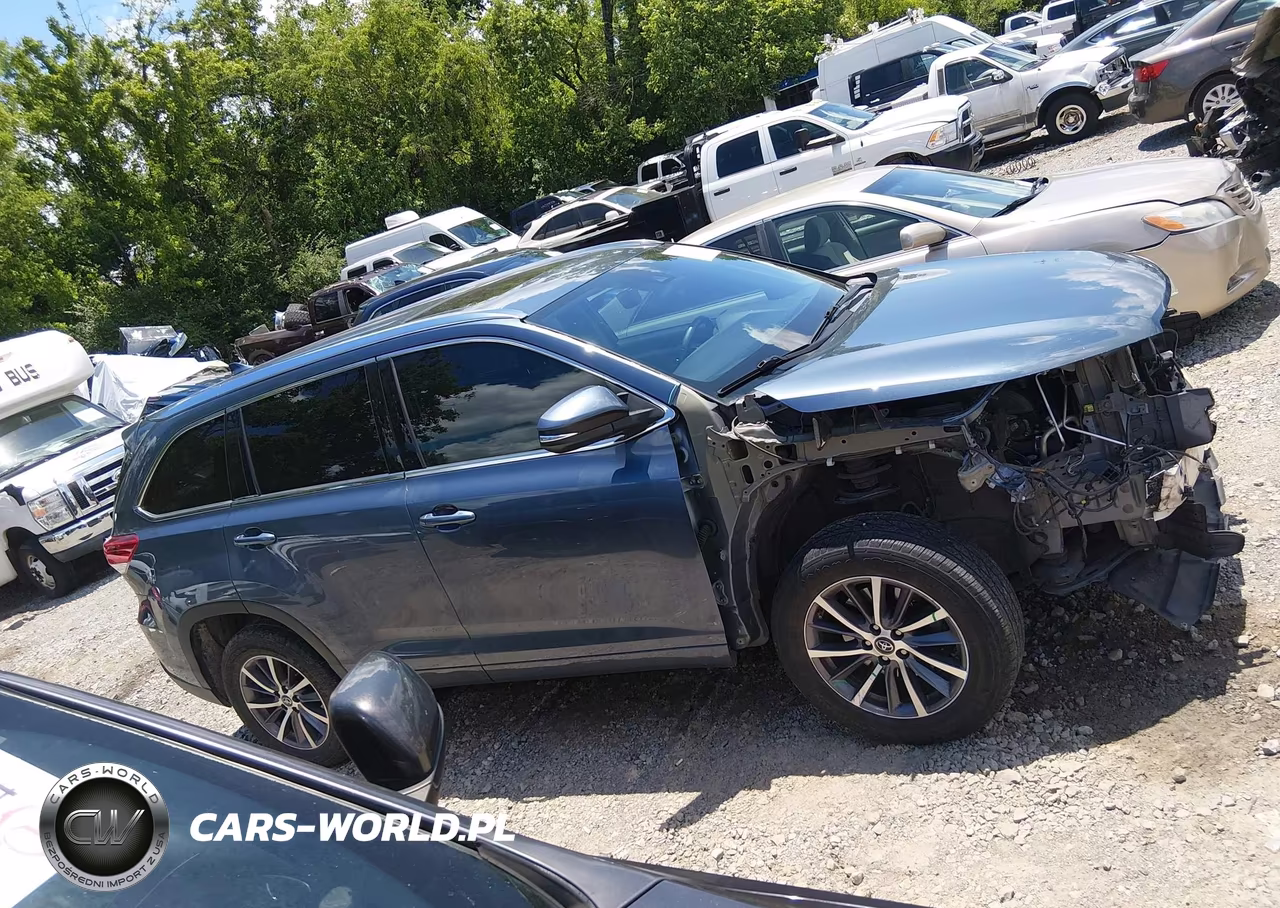 2018 Toyota Highlander Xle VIN:5TDKZRFH4JS272081 - 14