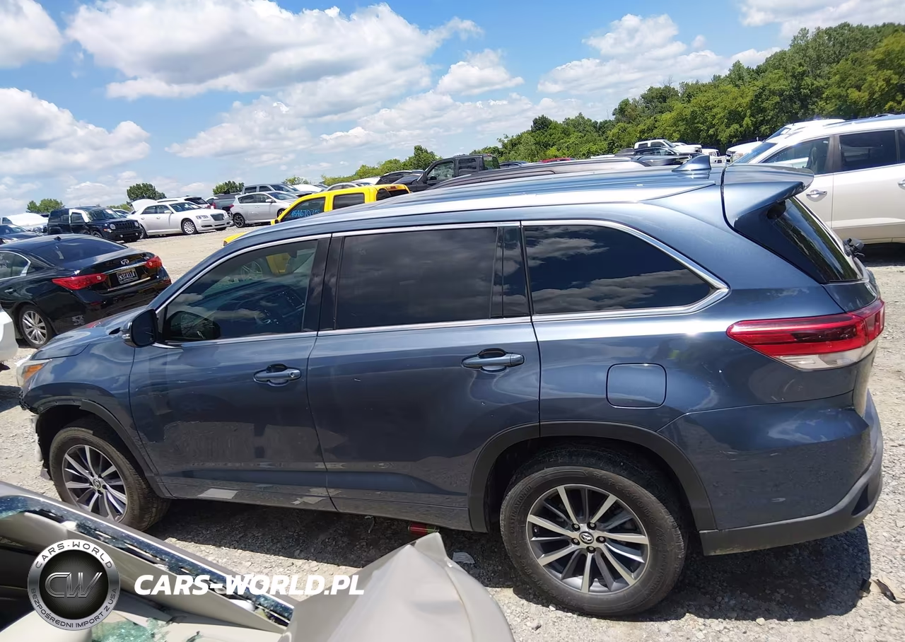 2018 Toyota Highlander Xle VIN:5TDKZRFH4JS272081 - 15