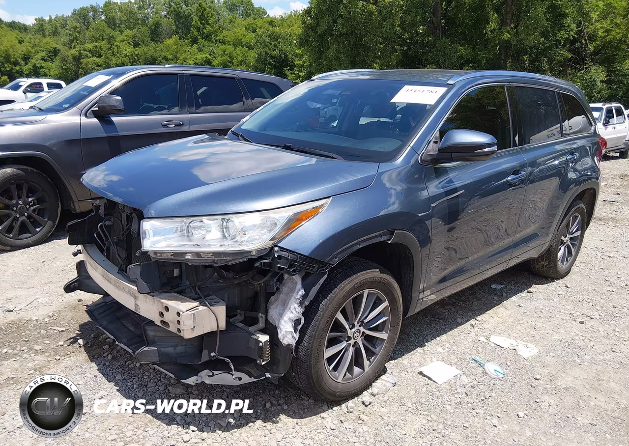 2018 Toyota Highlander Xle VIN:5TDKZRFH4JS272081 - 2